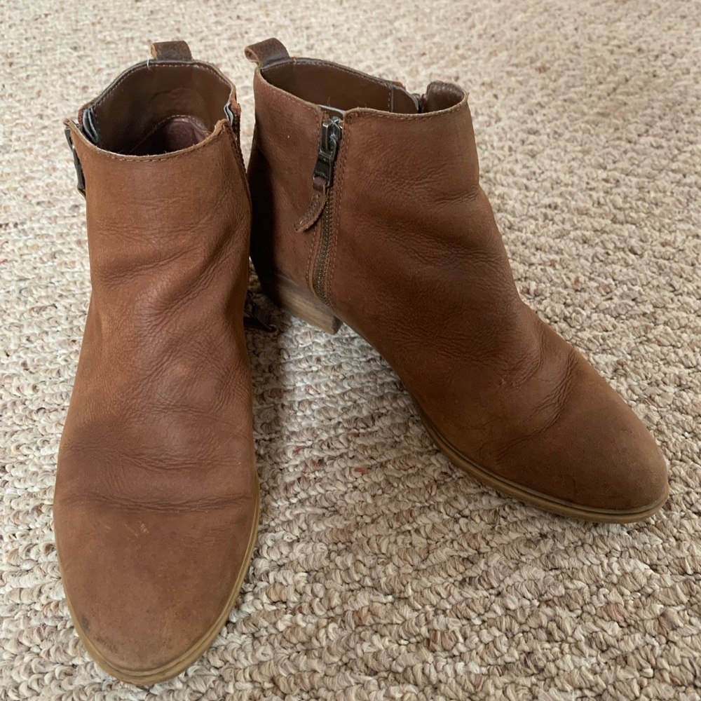 Ralph Lauren zippered booties